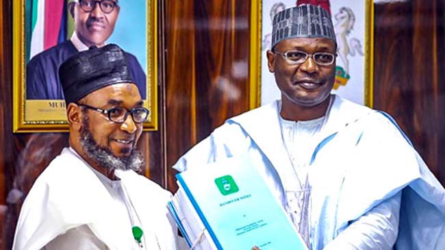 Mahmood-Yakubu-Hands-Over