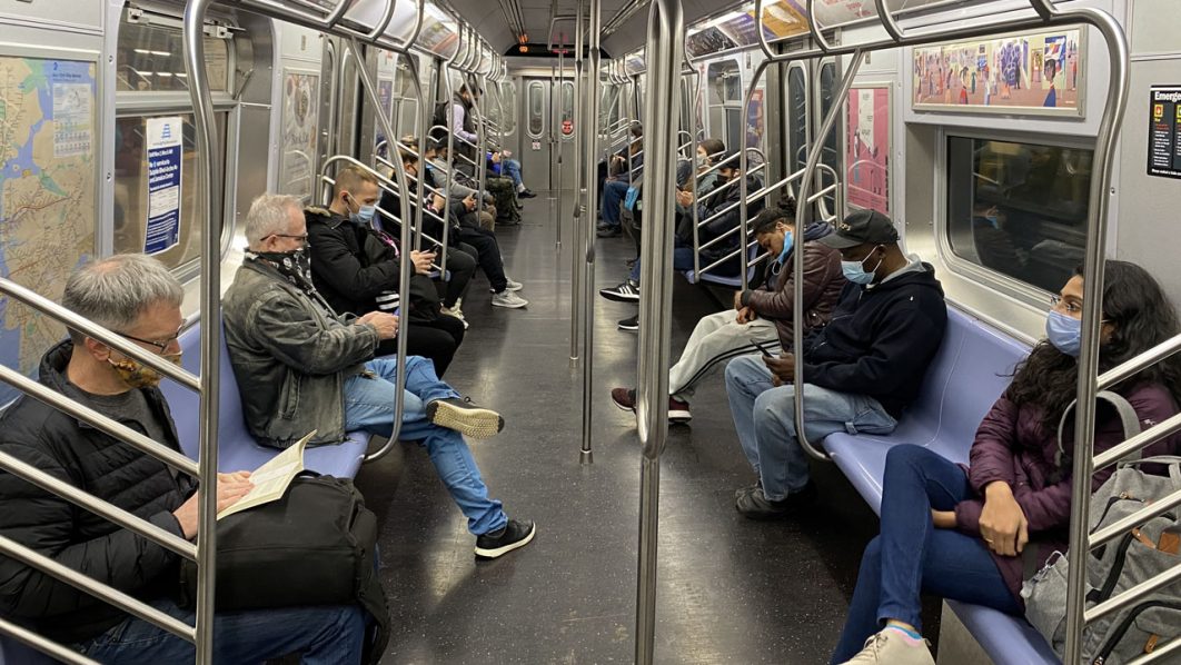 US-HEALTH-VIRUS-COMMUTERS
