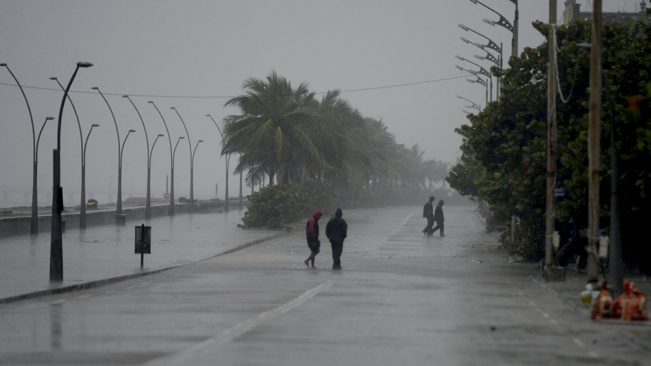 INDIA-WEATHER-CYCLONE-NIVAR