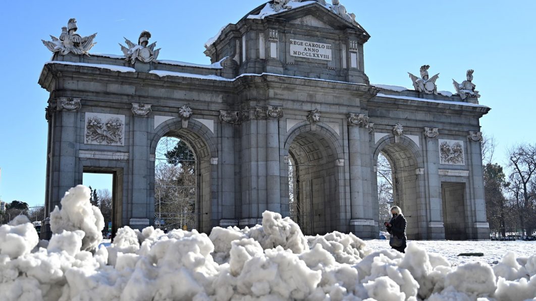 SPAIN-WEATHER-SNOW