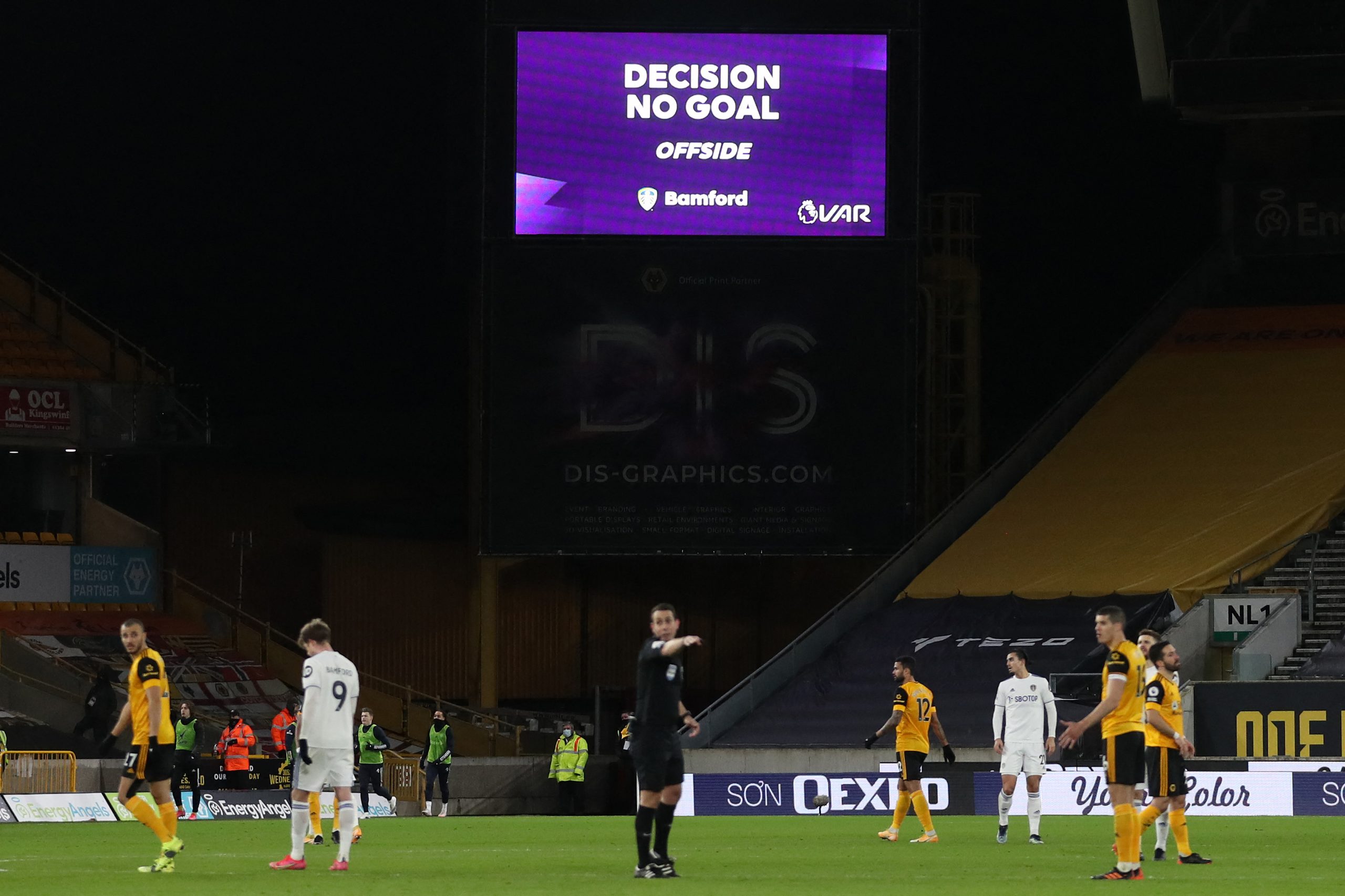 FBL-ENG-PR-WOLVES-LEEDS