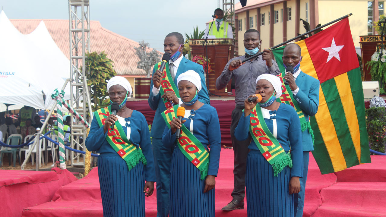 Togolese-Choir-ministering