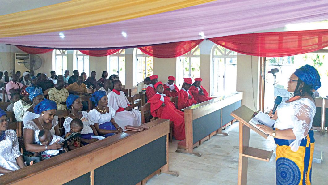 Mrs-Ireoba-preaching-@-Mothering-Sunday