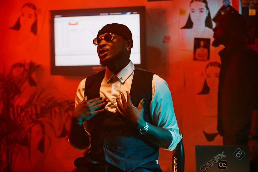 OctaFX teams up with Nigerian singer, songwriter Peruzzi for his latest music video