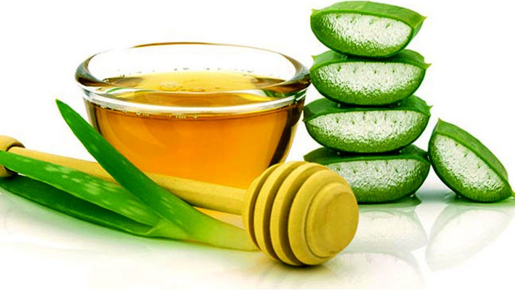 Apple Cider Vinegar and Aloe Vera Gel. Photo Deposit Photos
