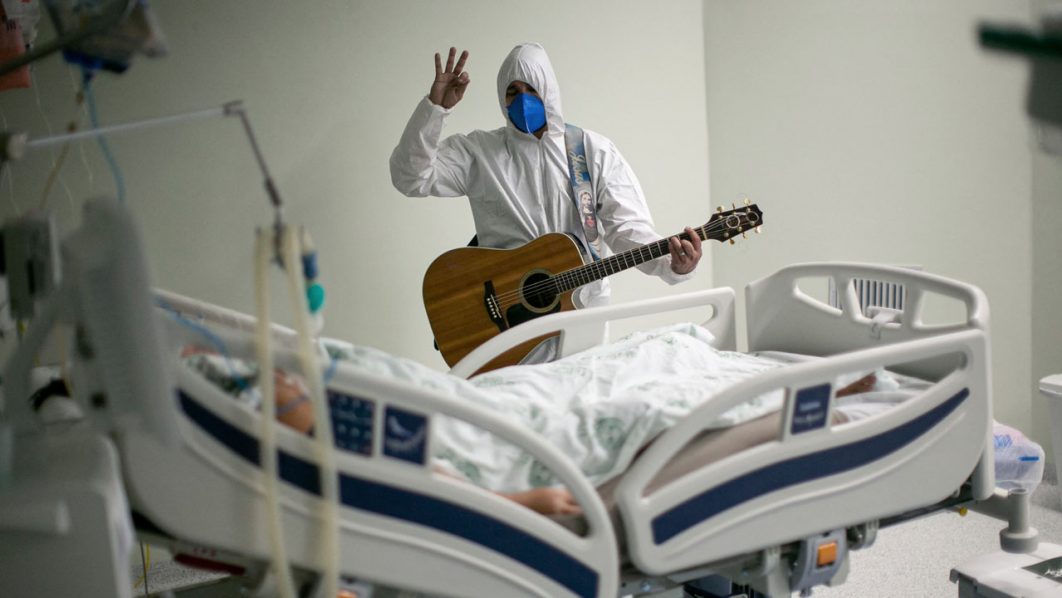 BRAZIL-HEALTH-VIRUS-HOLY WEEK-MUSIC