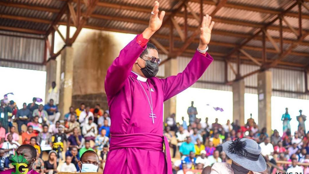 Greeting-youths-@-JGIYC-ibru-pix