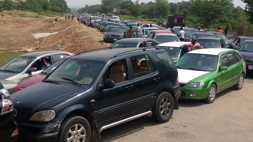 Motorists queue