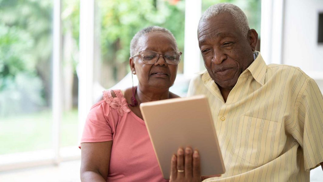 Seniors and technology. Photo Wexner Medical Center