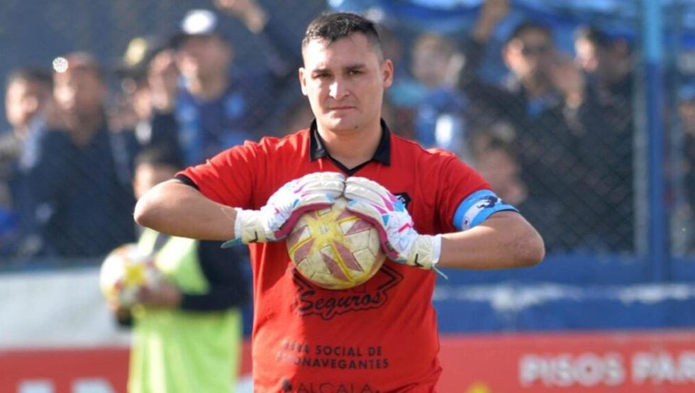 They-expelled-a-goalkeeper-for-urinating-in-the-middle-of