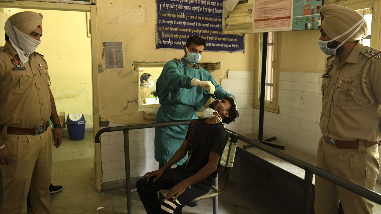 INDIA-HEALTH-VIRUS