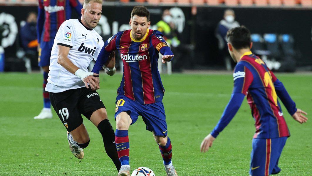 FBL-ESP-LIGA-VALENCIA-BARCELONA