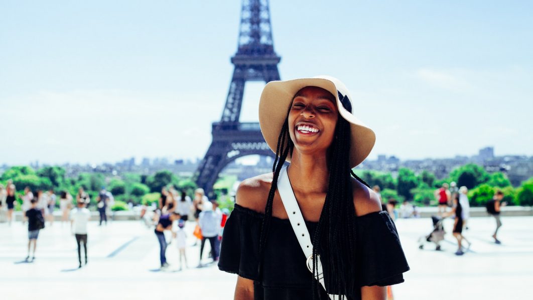 woman traveling solo – BUACE Mag