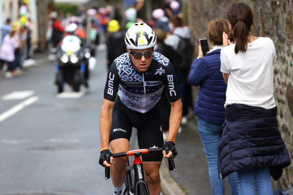 Simon Clarke in the break on Tour de France stage 2 as Mathieu van der Poel takes yellow