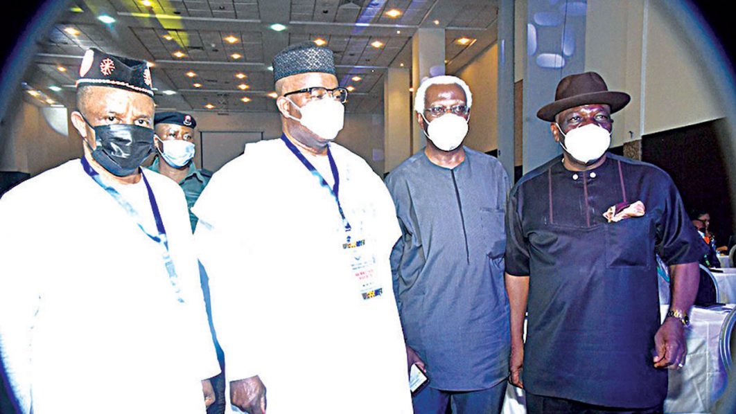 Akpabio-at-NDDC-Retreat(1)