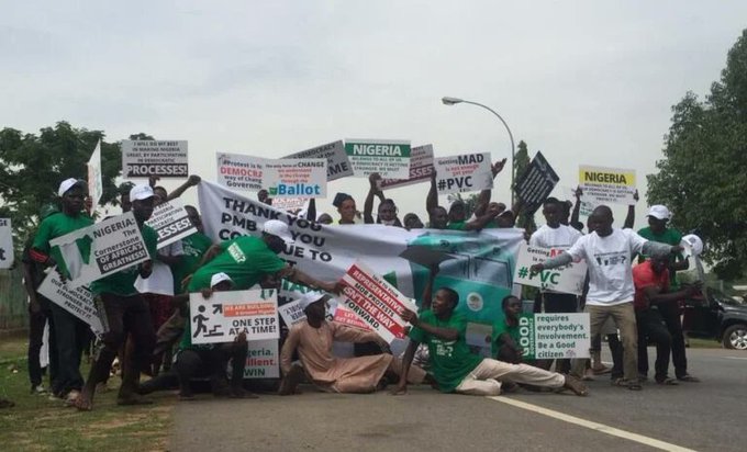 Pro-Buhari protesters