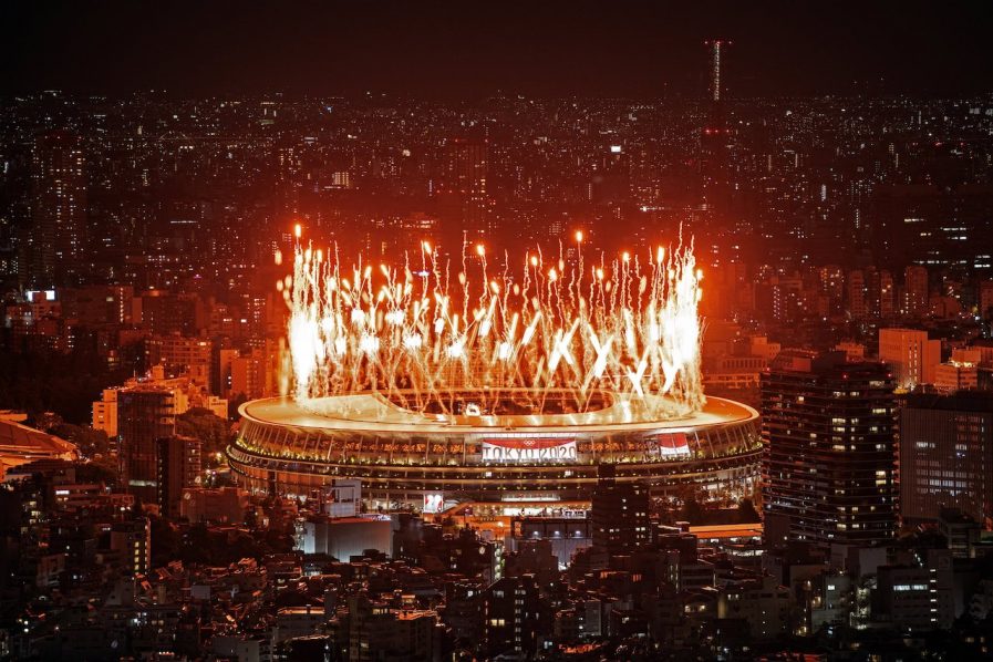 OLY-2020-2021-OPENING-OUTSIDE