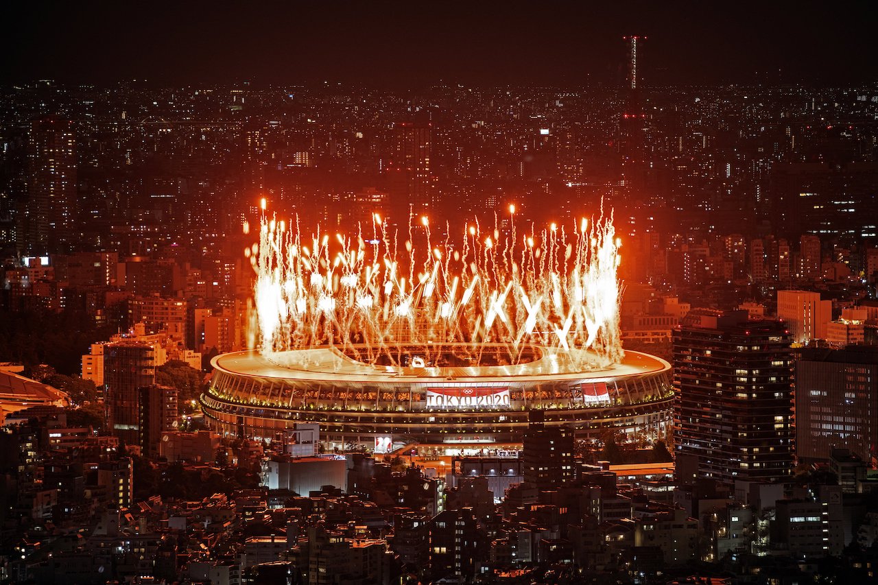 OLY-2020-2021-OPENING-OUTSIDE