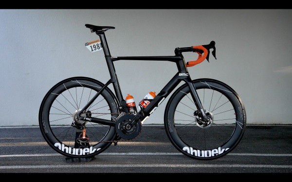 Team Qhubeka NextHash to celebrate Mandela Day on the Champs Elysées