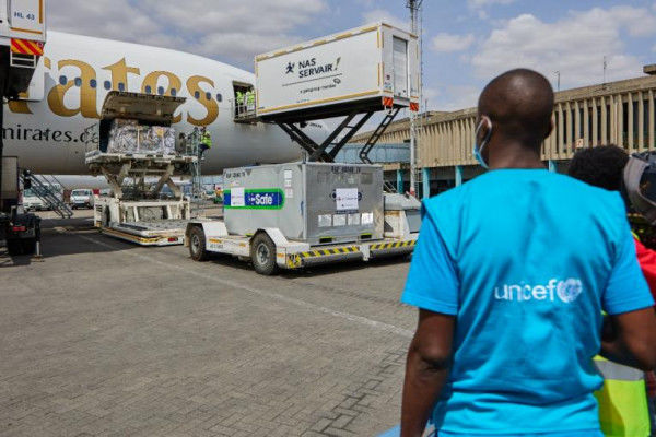 Coronavirus – Kenya: Another 410,000 COVID-19 vaccine doses arrive in Kenya, donated by the UK