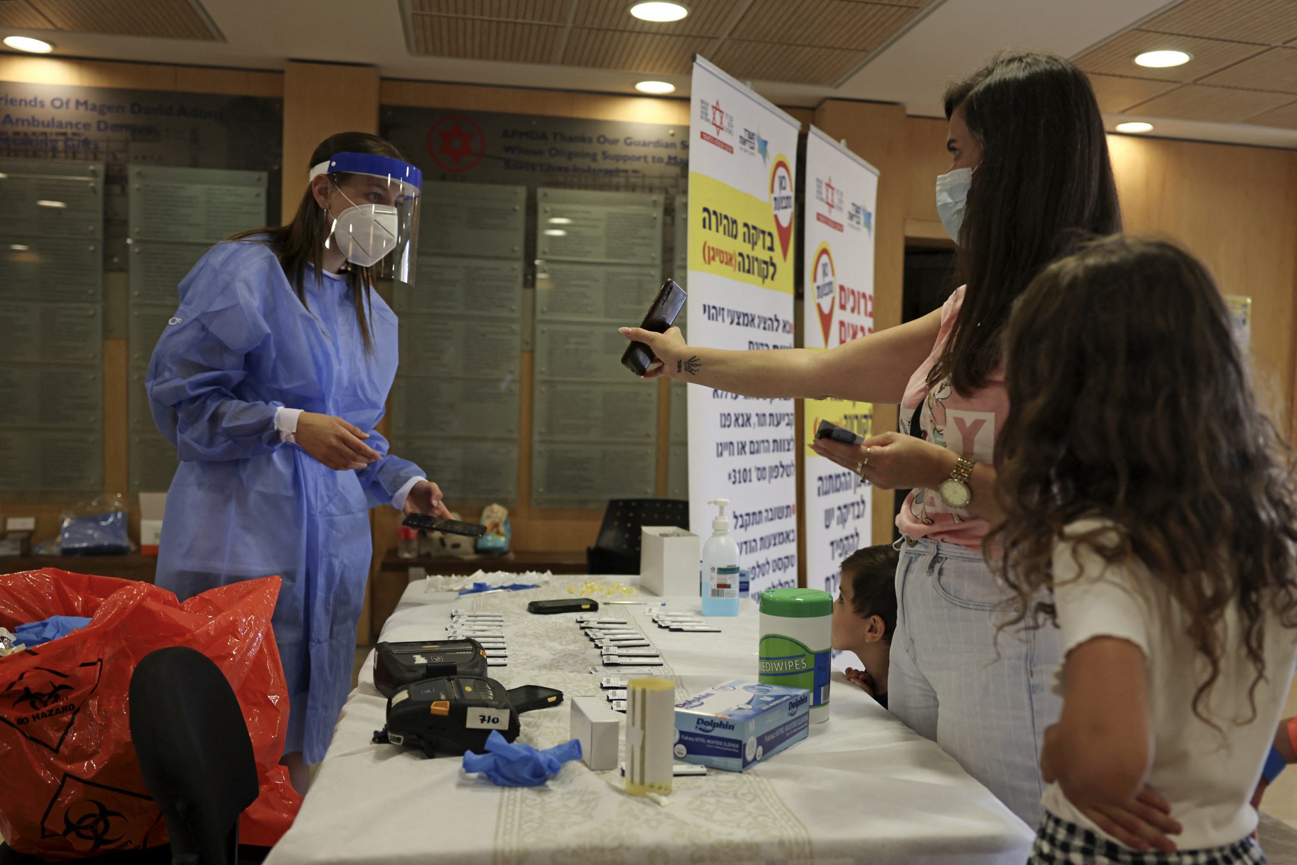 ISRAEL-HEALTH-VIRUS-VACCINES