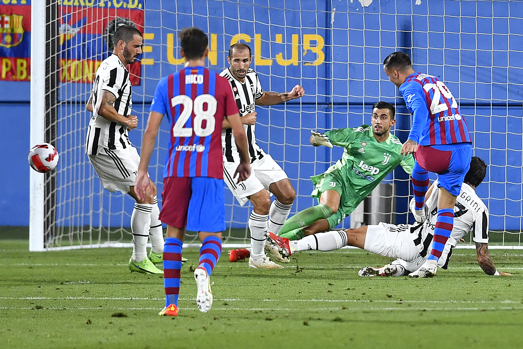 FBL-ESP-ITA-BARCELONA-JUVENTUS-FRIENDLY