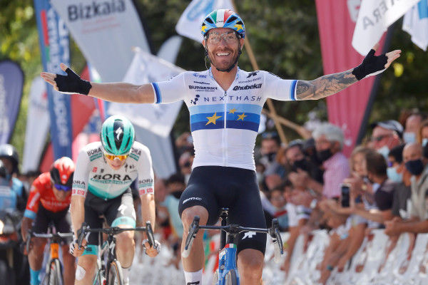 Giacomo Nizzolo Powers to Victory at Circuito Gexto for Team Qhubeka NextHash