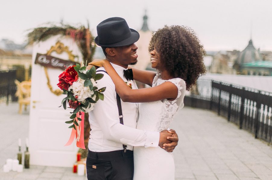 A newly married couple. Photo Zola