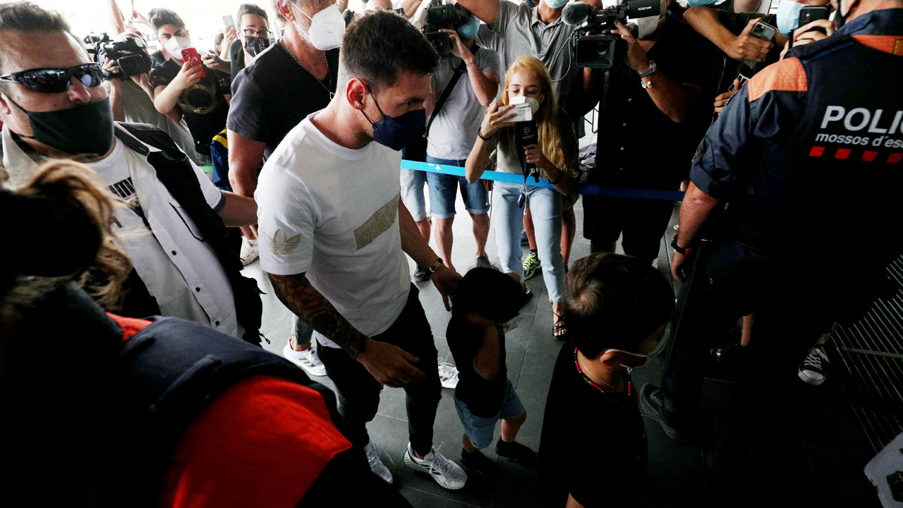 Lionel Messi leaves FC Barcelona to join Paris St Germain