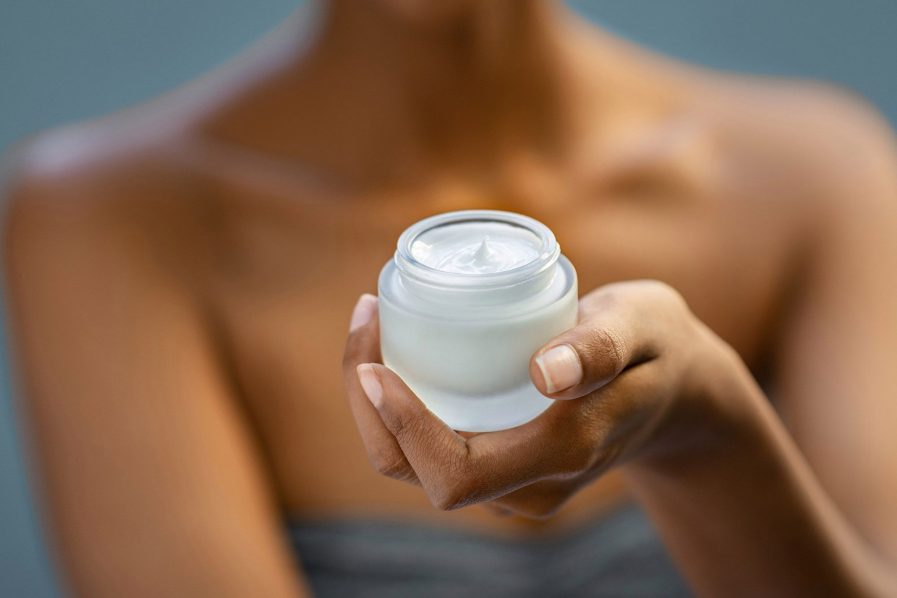 Whitening creams increases the risk of cancer. Photo Getty