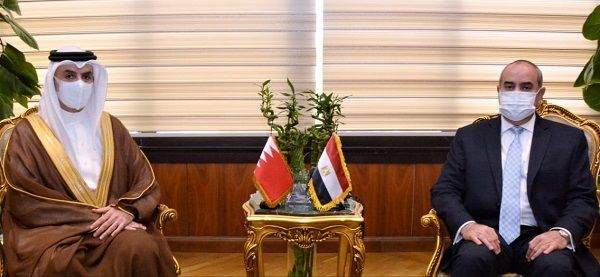 The Minister of Civil Aviation of the Arab Republic of Egypt meets the Ambassador of the Kingdom of Bahrain in Cairo