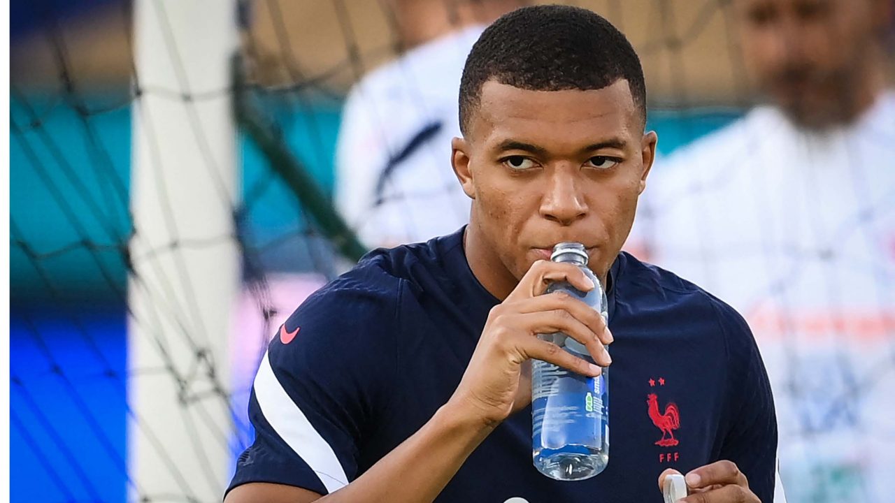 FBL-WC-2022-QUALIFIERS-FRA-TRAINING