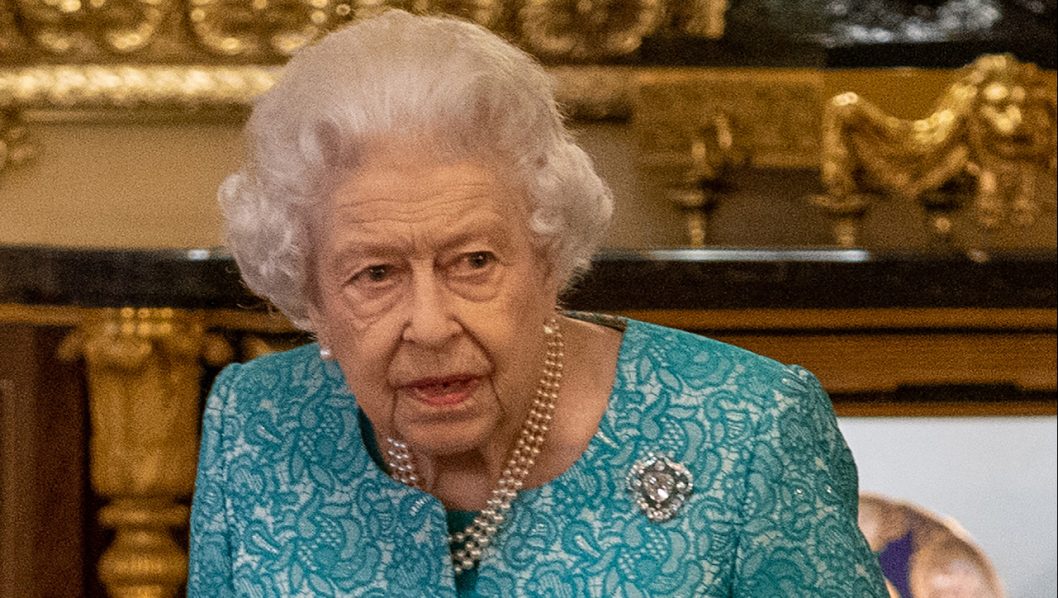 FILES-BRITAIN-ROYALS-HEALTH-QUEEN