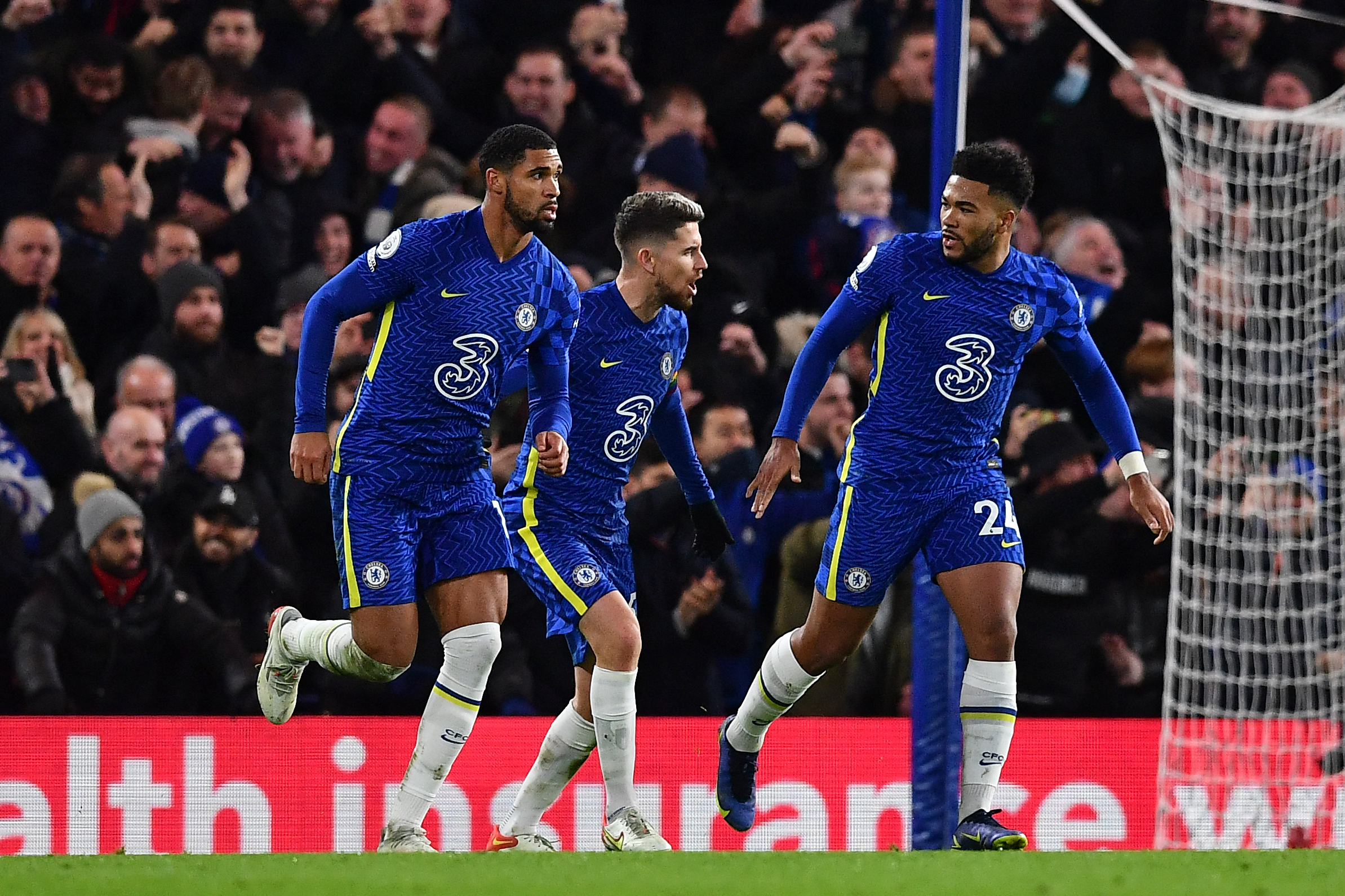 FBL-ENG-PR-CHELSEA-MAN UTD