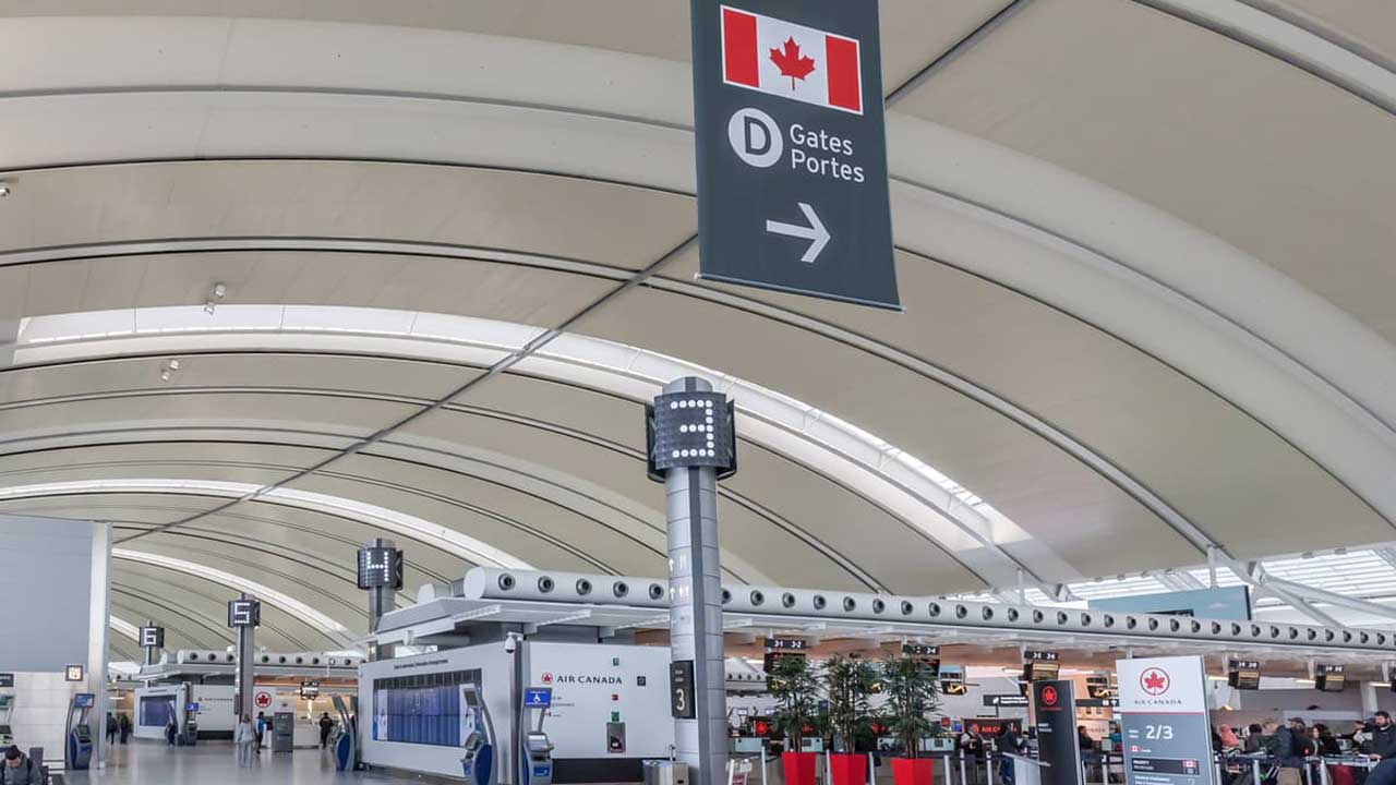 Canada-bans-travel