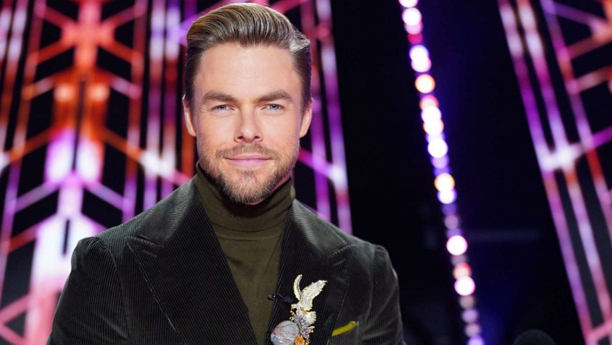 derek-hough-1-abc-ps-211116_1637079911489_hpMain_16x9_1600