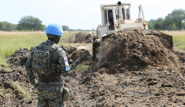 UNMISS peacekeepers from South Korea begin repairing main road linking Bor and Pibor