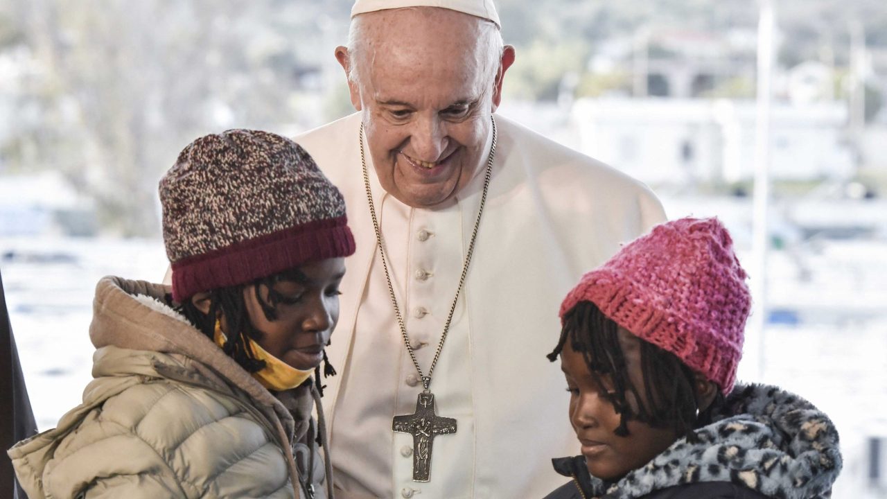 GREECE-VATICAN-RELIGION-POPE-MIGRANTS