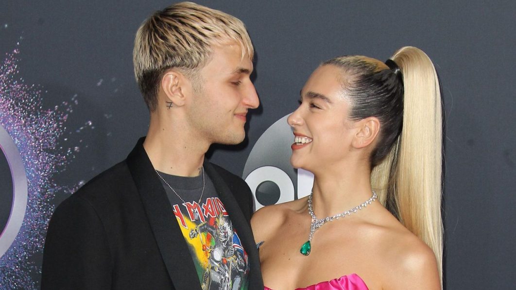 anwar-hadid_dua-lipa_ama-awards-2019-arrivals_2019