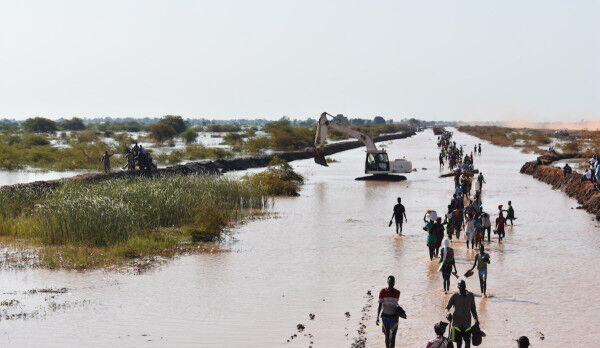 A hundred days of (still ongoing) work: What UNMISS peacekeepers are doing to save Unity people from floods