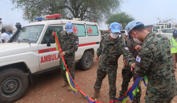 Health and hope soar following ambulance hand over to Pibor clinic by South Korean peacekeepers
