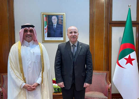 Algerian Prime Minister Meets Ambassador of the State of Qatar