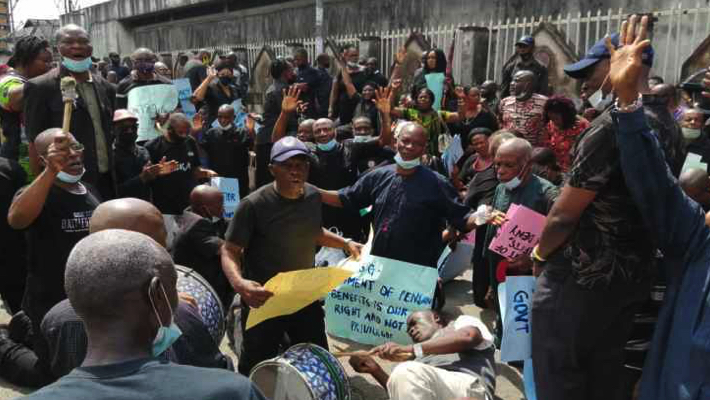Protesting-Rivers-pensioners