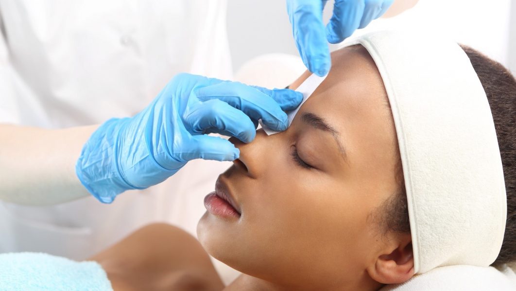 Waxing brows Photo OTC Beauty Magzine
