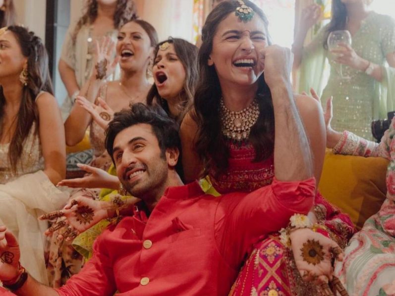 alia_bhatt_ranbir_kapoor_mehendi_pics