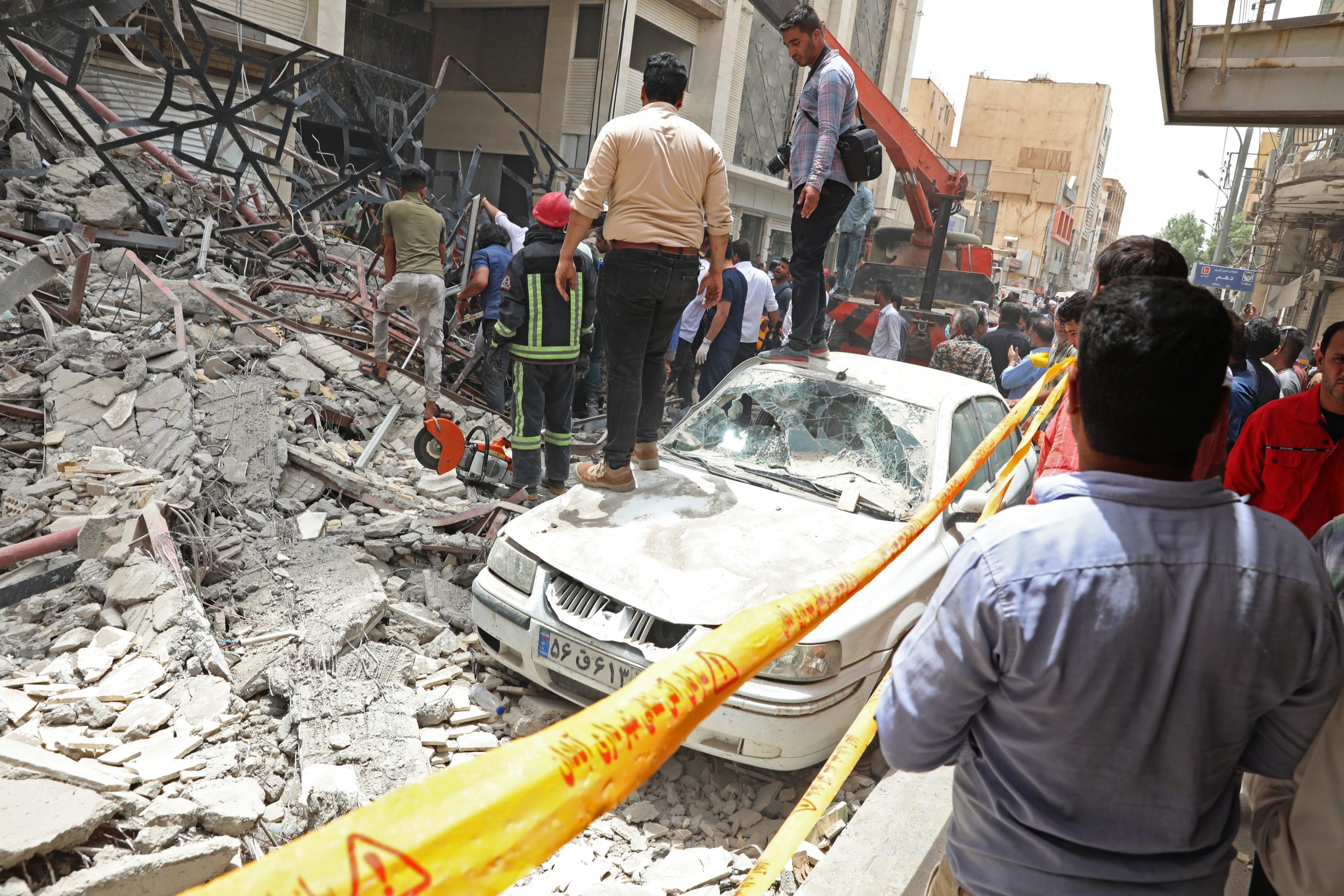 IRAN-COLLAPSE-ACCIDENT