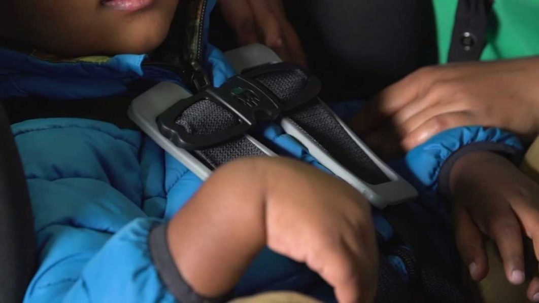 kids-in-vehicles-front-seats