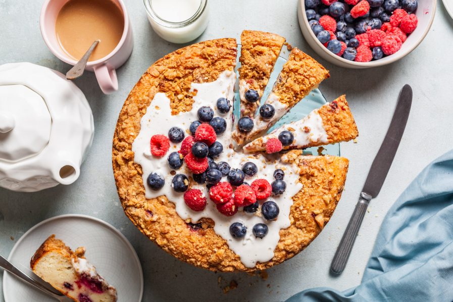 Yoghurt granola cake. Photo Olive and Mango