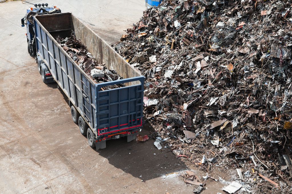 depositphotos_6212204-stock-photo-truck-with-metal-scrap