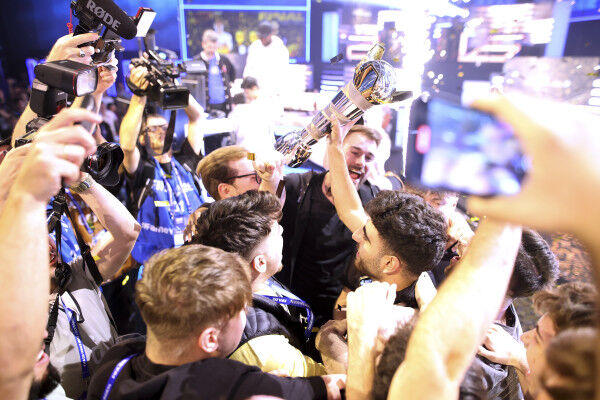 Umut crowned FIFAe World Champion 2022